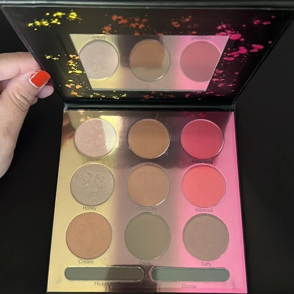 New- The Pink Makeup Box palette